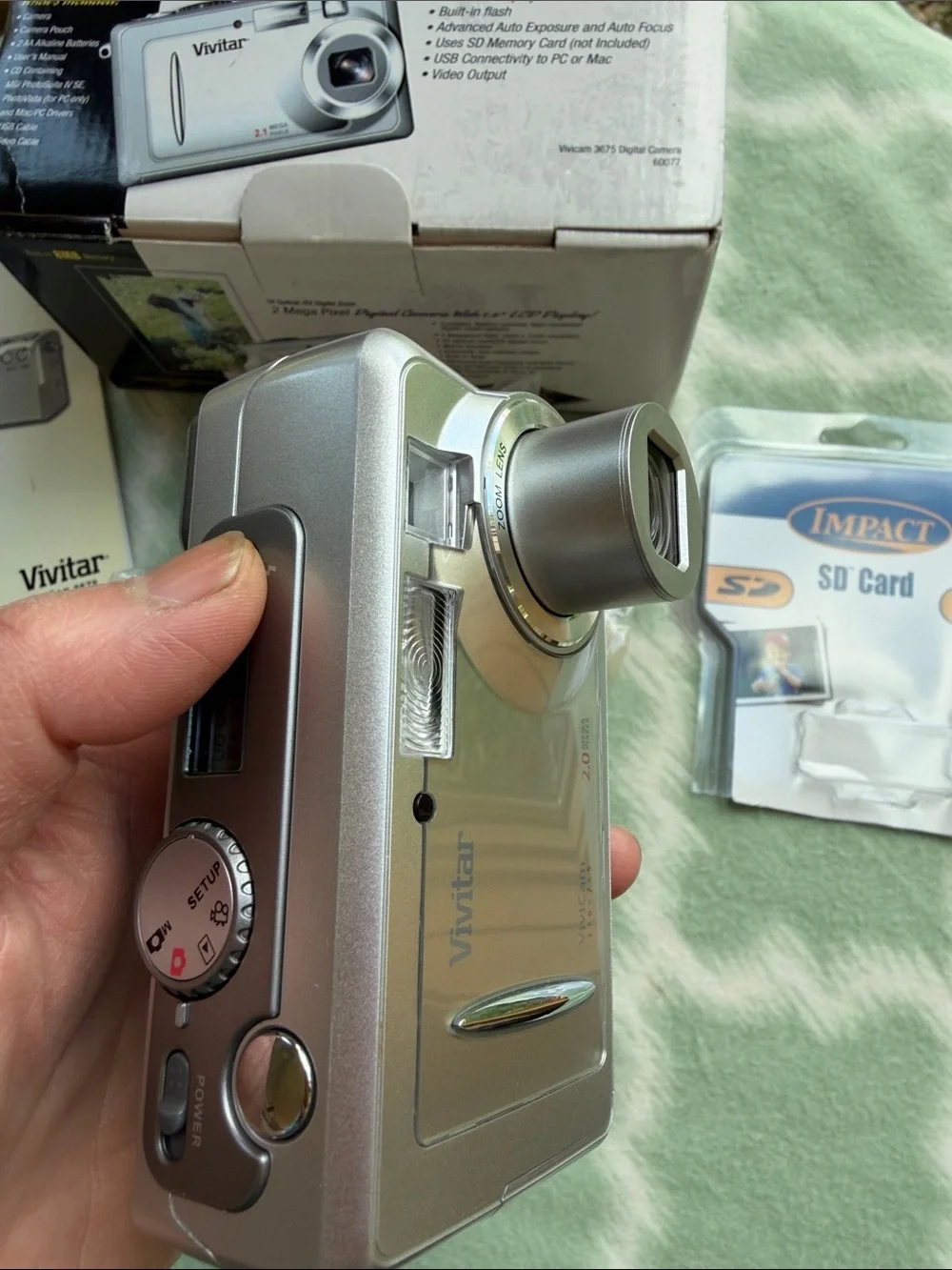 New Vivitar Silver 2.0MP Vintage Digital Camera with Accessories and 512 MB Card